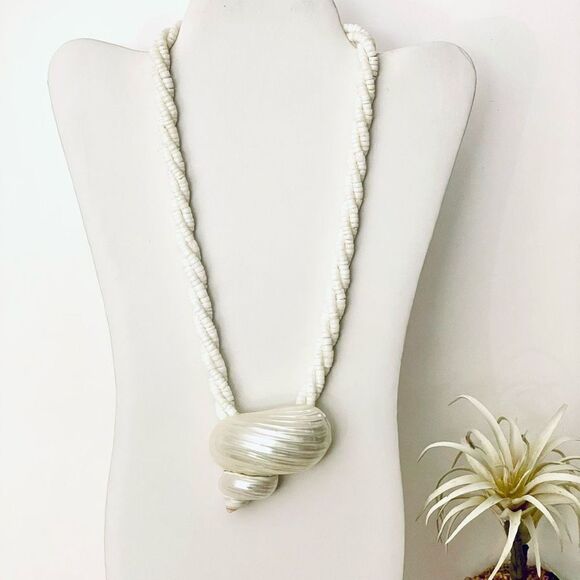 Gorgeous Ivory white off Pearl Natural Seashell Sea  Shell 12” Drop Necklace - Picture 12 of 12